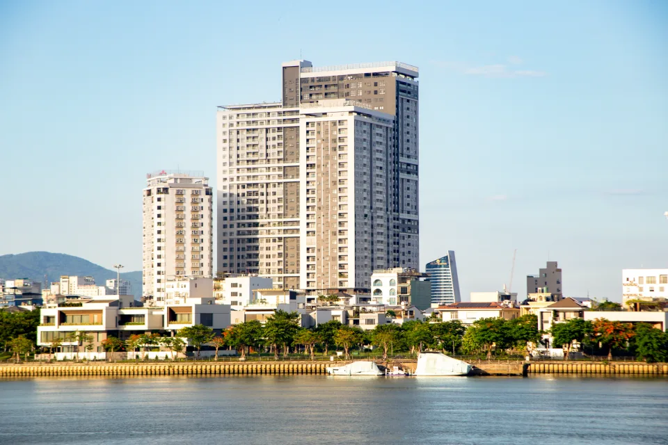Khách xem nhà trực tiếp